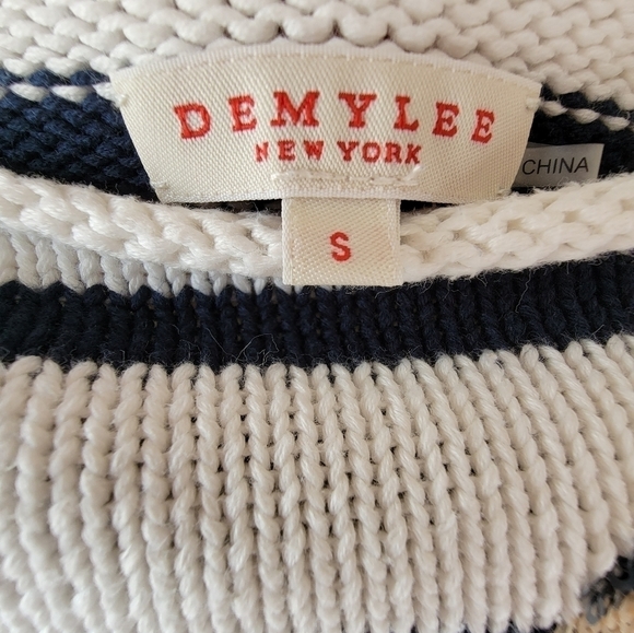 DEMYLEE | 100% cotton Striped Floral Embellished Thick Knit 3/4 Sleeve Sweater - Picture 4 of 9